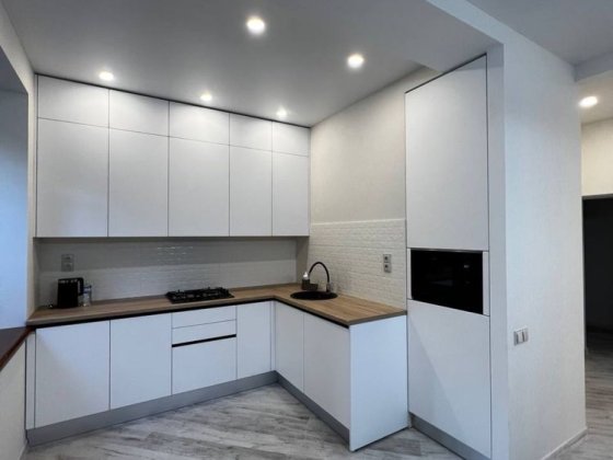 Продаж двухкімнатноі квартири ТЦ Украіни 2 поверх. Запорожье