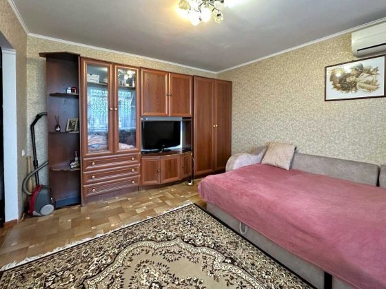 Однокімнатна квартира з УСІМ необхідним! Охайна! Великий балкон! Николаев