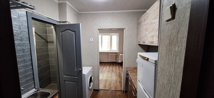 Продаю 1 комнатную " гостинку" с ремонтом, Кораб район! - фото 1