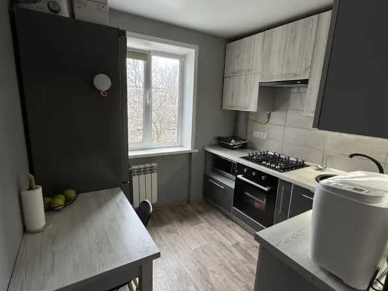 Продается 2-х к. квартира с капитальным ремонтом, р-н ТЦ Украина