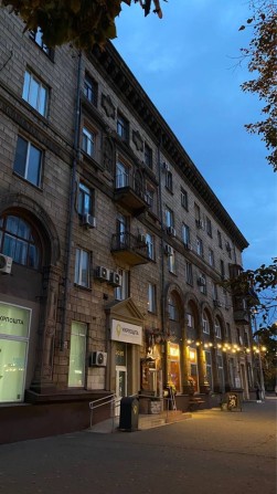 Продаж 4х кімнатної квартири по проспекту Соборний в центрі міста - фото 1