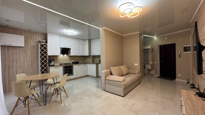 Продаж 2 кімнатної квартири з ремонтом у ЖК "Фаворит" м. Житомир - фото 1