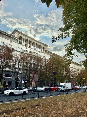 Продам шикарну 2х квартиру Центр. Дмитра Яворницького - фото 1