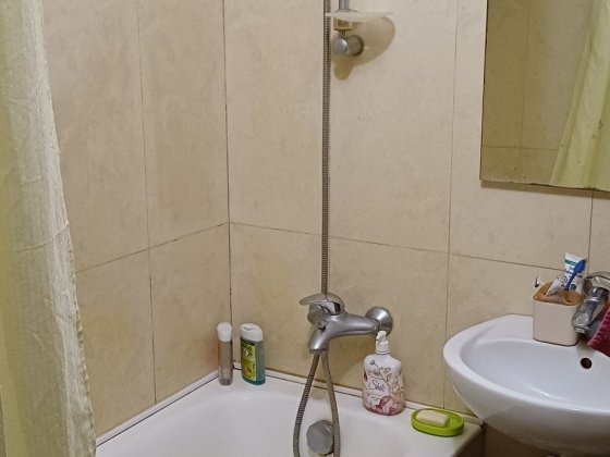 Отдельная комната для девушки БЕЗ оплаты, соломенский рн, севастопольс Киев