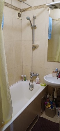 Отдельная комната для девушки БЕЗ оплаты, соломенский рн, севастопольс - фото 1