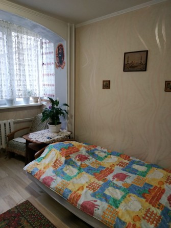 Сдаю комнату у метро"Вырлица" - фото 1