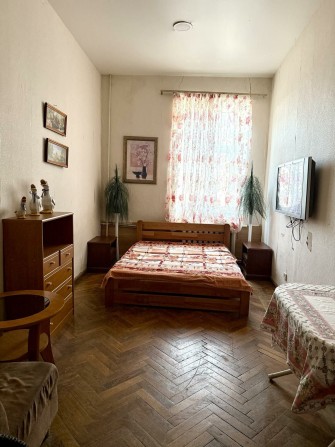 Сдам комнату в малой коммуне р/н Нового рынка - фото 1