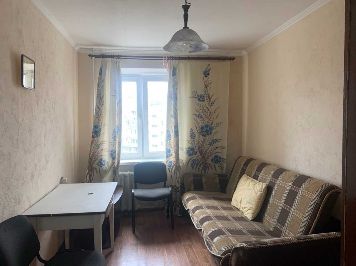 Сдам комнату в трехкомнатной коммуне  на Черемушках, ул. Вадатурского - фото 1