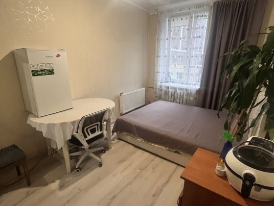 Комната в коммуне Адмиральский  проспекте / гераневая