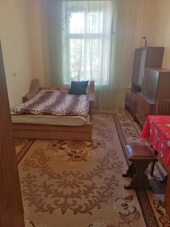 Сдам от хозяина комнату в коммуне ул. Кузнечная - фото 1