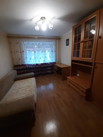 Сдам комнату в коммуне ул. Академика Филатова/Интосана - фото 1