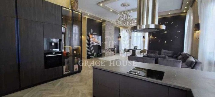 Аренда стильного дома, в закрытом КГ, рядом лес и озеро, Вита-Почтовая - фото 1