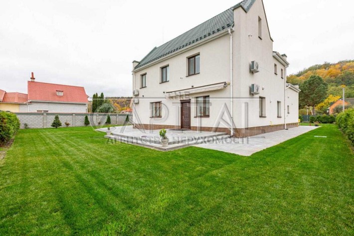 2 пов. будинок 380м2/15 соток/5 кімнат в Підгірцях, вул. Сонячна - фото 1