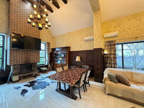 Оренда елітного будинку 250 м² з басейном, сауною та власною SPA-зоною Бобриця