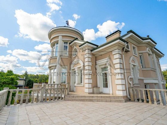 Здається в оренду маєток в Іванковичах 800м2 із дизайнерським ремонтом