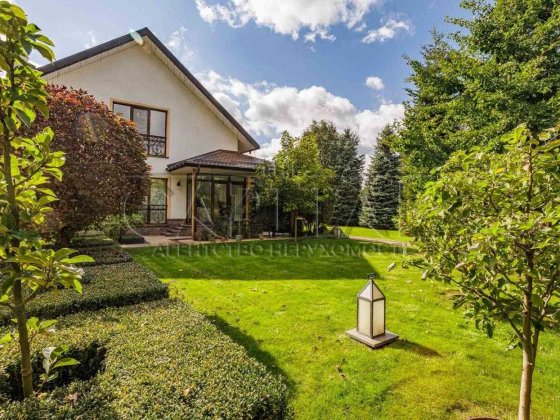 Здається в оренду стильний будинок в Іванковичах з генератором