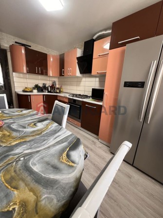 Продається велика зручна і комфортна чотирикімнатна квартира - фото 1