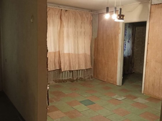 Продам 2-ком.  квартиру середина просп. Поля Днепр