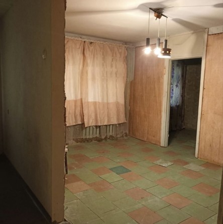 Продам 2-ком.  квартиру середина просп. Поля - фото 1