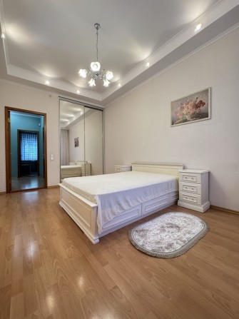 Трикімнатна квартира в Центрі - фото 1