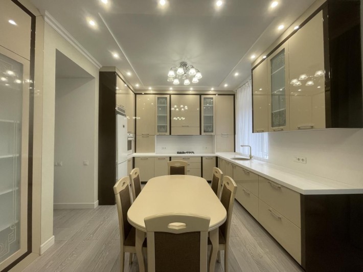 Продаж квартири в ЖК Ренесанс. - фото 1