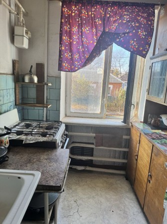 Продам 1 кім. на вул. Кременчуцькій - фото 1