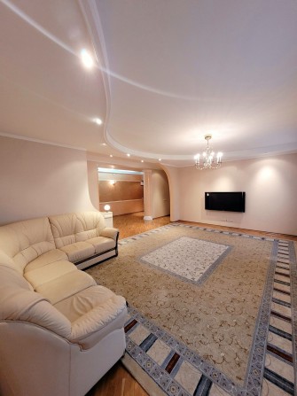 Продаж розкішної 3-кім квартири в серці міста - фото 1