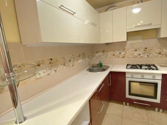 Продам 3-х комнатную квартиру в Центре Корабельного  Сертификат!!! Николаев