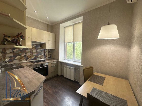 3-кімнатна сталінка р-н Бульвару Шевченка 2/3