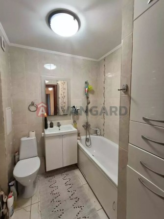 Продам простору 2-кімнатну квартиру 54 кв на бульварі Слави - фото 1