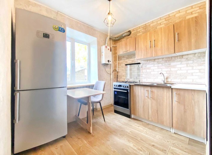 2 кім в ЦЕГЛІ на середньому поверсі район 12 КВАРТАЛ (718273) - фото 1