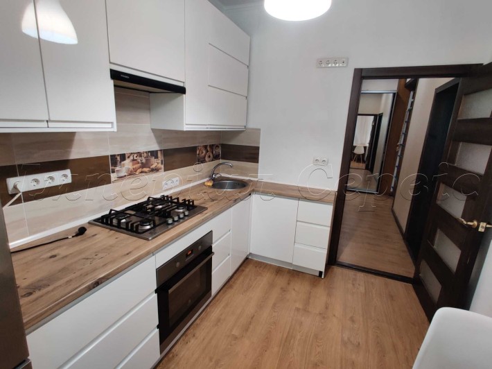 Продам 3 кімнатну квартиру по вул. Бульвар Вінтера - фото 1