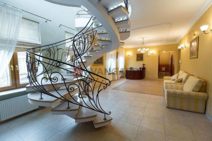 Простора комфортна 7 кімнатна квартира - фото 1