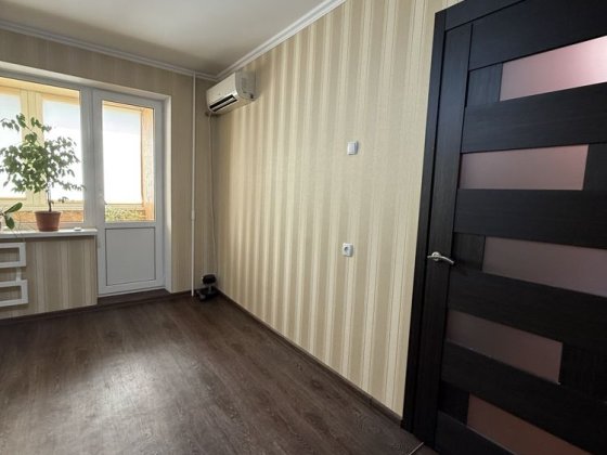 Продается 2 к квартира, лев-3, караван, ул. Миколи Михновського, 25 Днепр