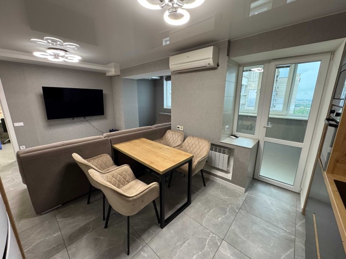 Продам 2-х комн квартиру с евроремонтом Тополь-1 - фото 1