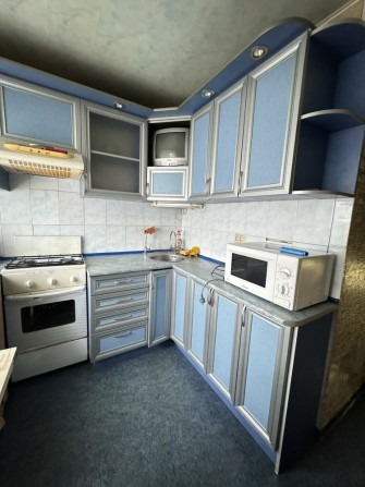 Продаж 1 кім.кв по вул. Василя Сергіенко, зупинка Аптека - 13999$ - фото 1