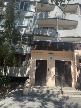 Продам 3 комнатную квартиру на Победе! - фото 1