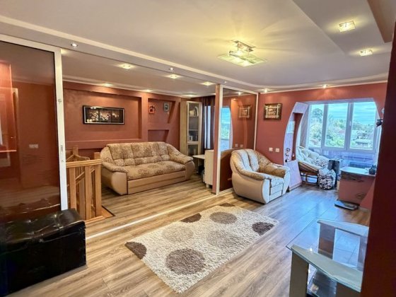 Продається простора 3 - кімнатна, дворівнева квартира — 95 м²! Кропивницкий