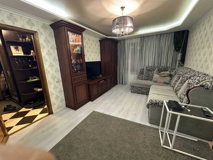 Продам простору та комфортну квартиру з ремонтом на Тополі 3 - фото 1