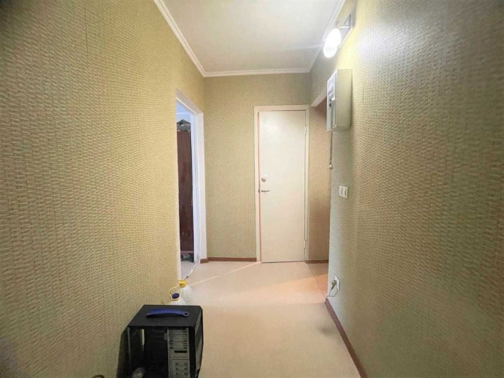 Продаю великогабаритну однокімнатну квартиру на дві сторони! - фото 1