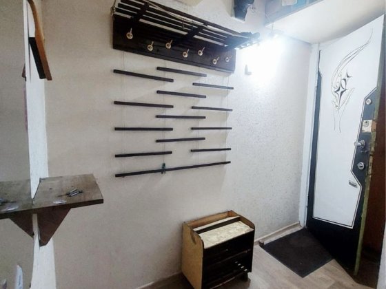 Продам 2-к квартиру на пр. О. Поля. Середній поверх. Днепр