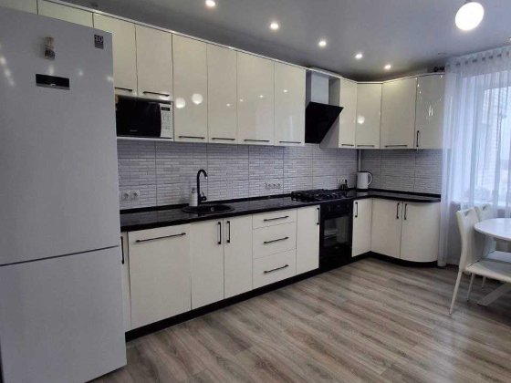 Стильна 3-кімнатна квартира з кухнею-студією та якісним ремонтом! Житомир