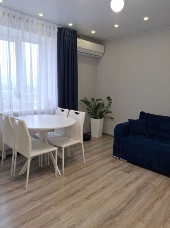 Простора 3-кімнатна квартира, район Польова - фото 1