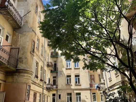 Продаж 2 кім. квартири по вул. Дорошенка. Можна під бізнес Центр Львов