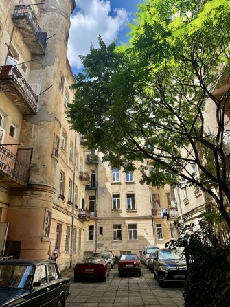 Продаж 2 кім. квартири по вул. Дорошенка. Можна під бізнес Центр - фото 1