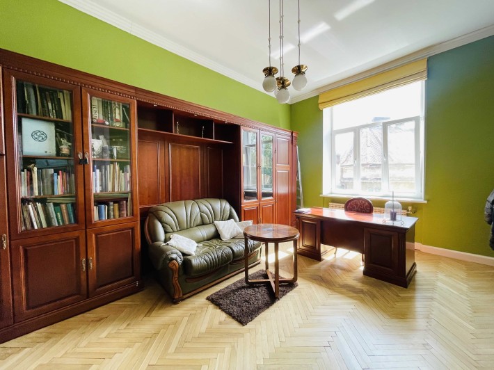 Продаж квартири в історичному  центрі Львова 153м2 з ремонтом ! - фото 1