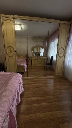 Продаю 3 комн квартиру " квадрат.холл", Кораб район! - фото 1