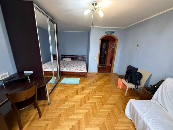 Продается 1 комн. квартира по ул. Ладожская в отличном месте Запорожье