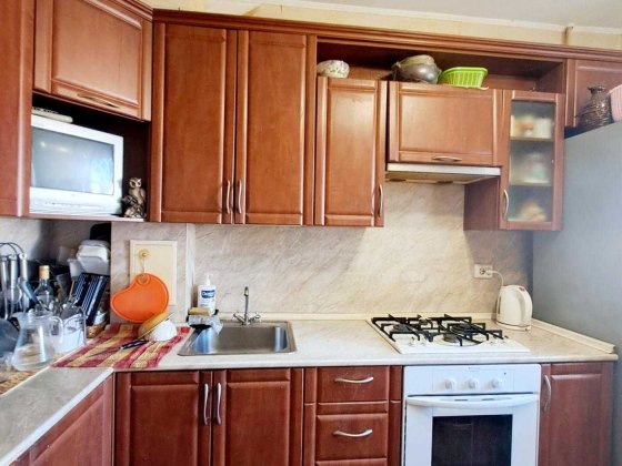 Тростянецька 6ж, оренда кімнати. Є газ! Є диван! Окрема лоджія! Киев