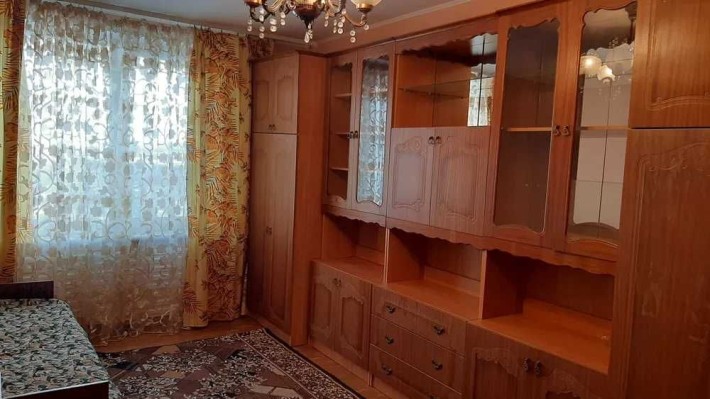 Оренда кімнати метро Чернігівська 5 хв.. Без проживання власників. - фото 1